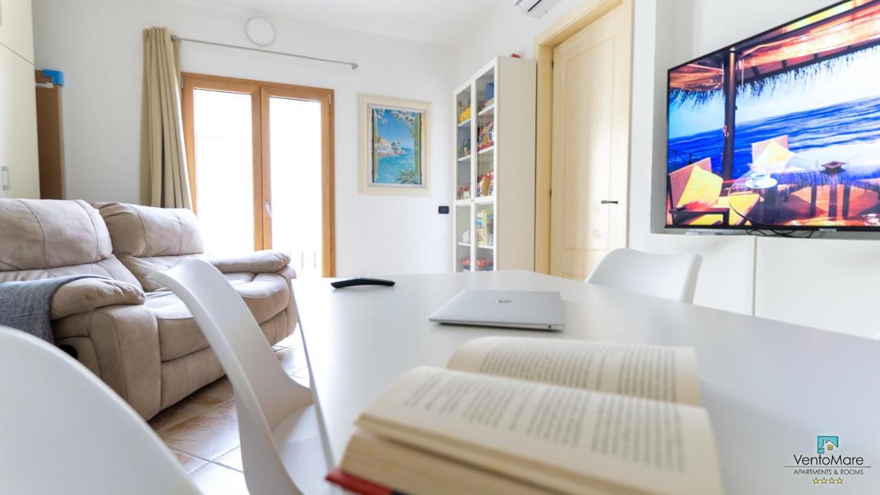 Residence Il Vento E Il Mare Palau Bagian luar foto